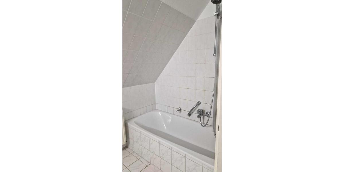 Dachgeschoßwohnung Göttingen Nordstadt - 4 Zimmer, 90 m&sup2;, 890&euro; | Angebot:26232161