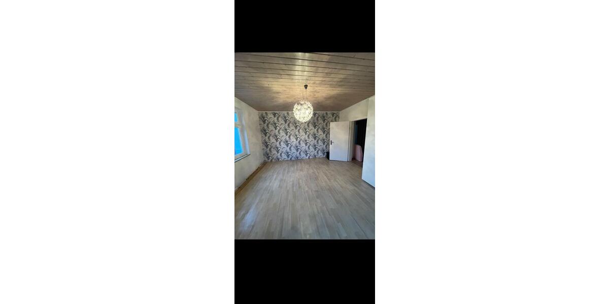 Etagenwohnung Gunzenhausen - 4 Zimmer, 130 m&sup2;, 1.010&euro; | Angebot:25539747