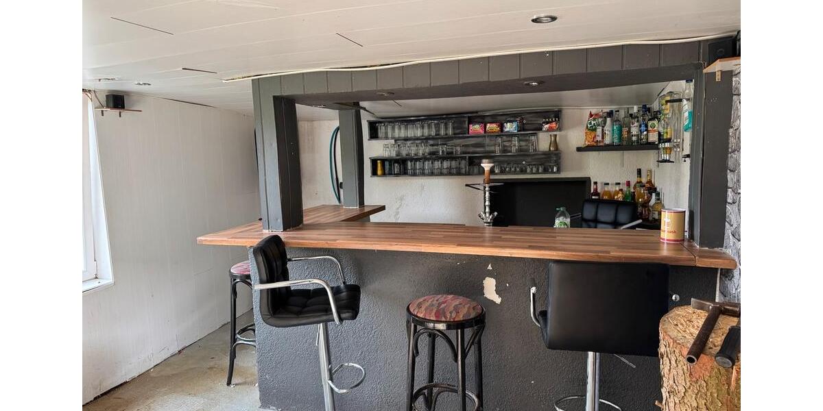 Etagenwohnung Haiger - 8 Zimmer, 230 m&sup2;, 1.800&euro; | Angebot:25232261