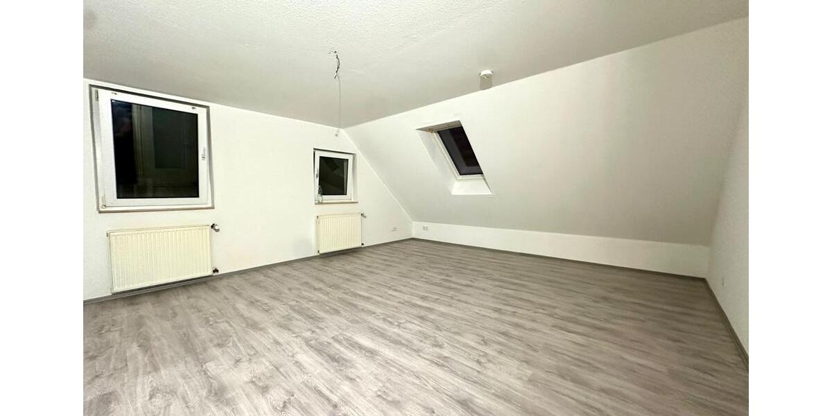 Dachgeschoßwohnung Lemgo - 2 Zimmer, 38 m&sup2;, 380&euro; | Angebot:25164969