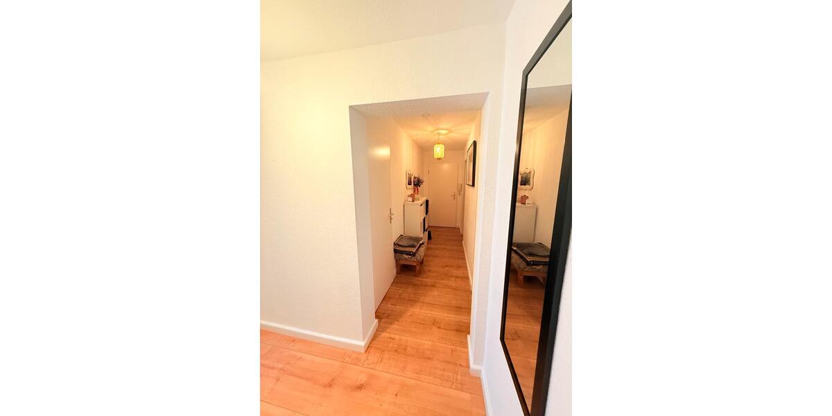 Dachgeschoßwohnung Hamburg Langenhorn - 2.5 Zimmer, 60 m&sup2;, 1.100&euro; | Angebot:26646722