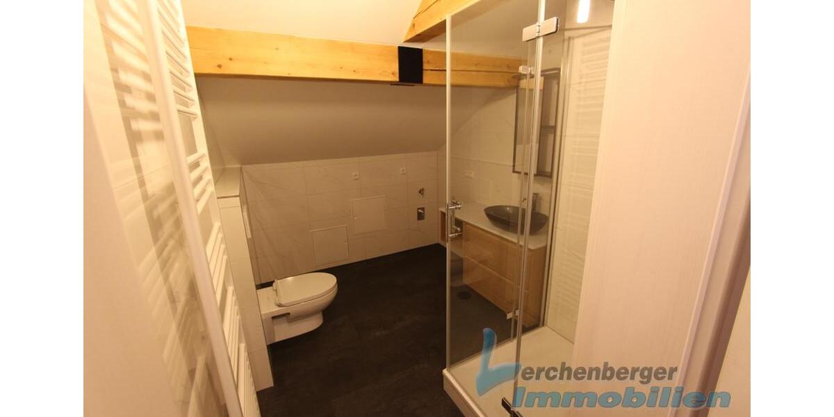 Dachgeschoßwohnung Osterhofen - 3 Zimmer, 66 m&sup2;, 600&euro; | Angebot:24109867