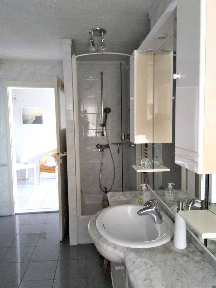 schöner Bungalow, 2,5 Zimmer mit Garage und Garten