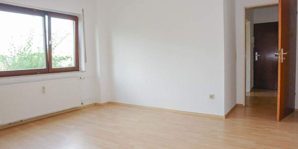 Gemütliche ca.100m² Erdgeschoss-Wohnung mit geschützter West-Terrasse 3 zimmer