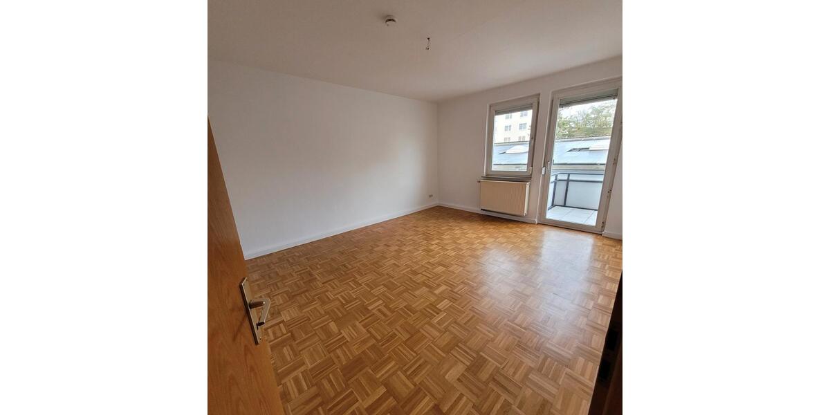 Etagenwohnung Kassel - 3 Zimmer, 77 m&sup2;, 740&euro; | Angebot:26632456