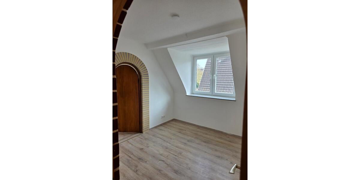 Einfamilienhaus Itzehoe - 3 Zimmer, 105 m&sup2;, 1.200&euro; | Angebot:26041407