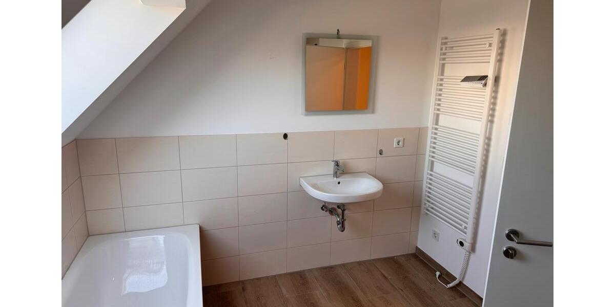 Doppelhaushälfte Hohenroth - 4.5 Zimmer, 122 m&sup2;, 1.195&euro; | Angebot:25963060