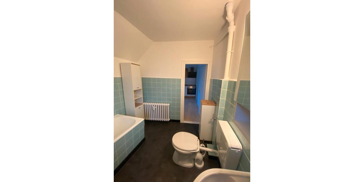 Dachgeschoßwohnung Bad Pyrmont - 3.5 Zimmer, 61 m&sup2;, 600&euro; | Angebot:25175461