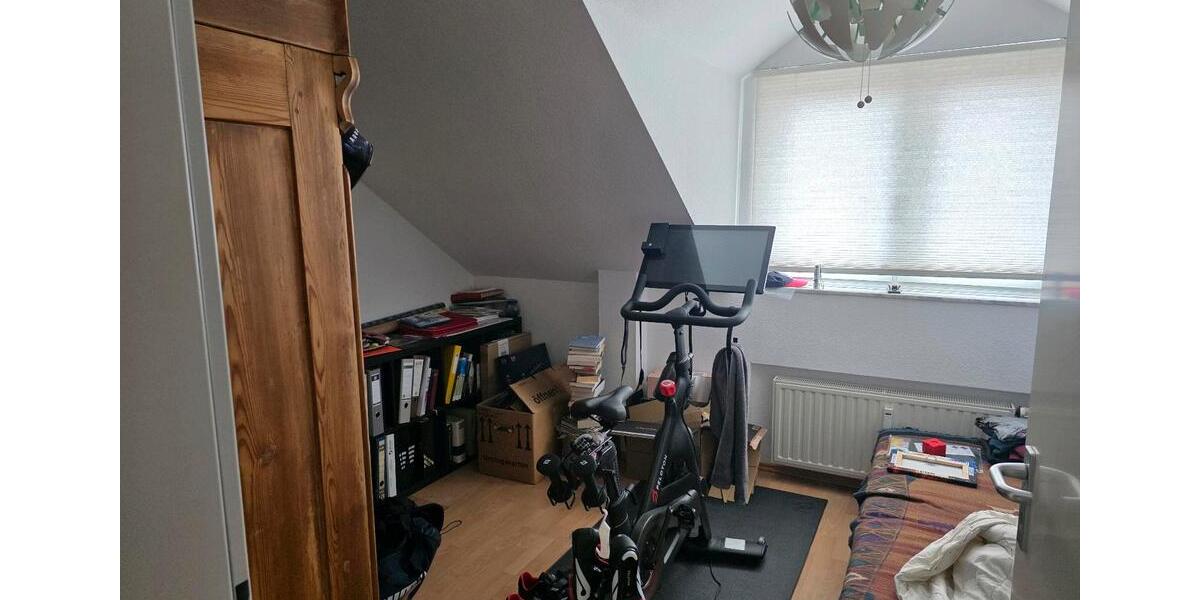 Dachgeschoßwohnung Düren Distelrath - 3 Zimmer, 77 m&sup2;, 899&euro; | Angebot:26250347