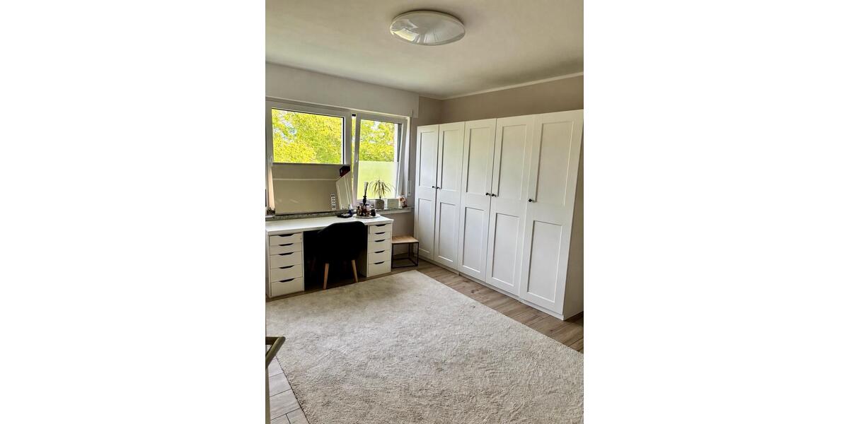 Dachgeschoßwohnung Uplengen - 5 Zimmer, 145 m&sup2;, 1.150&euro; | Angebot:26640652