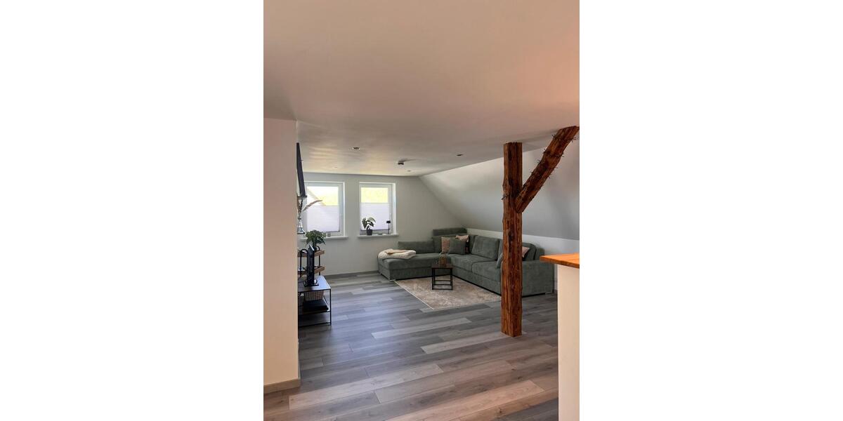 Dachgeschoßwohnung Delligsen - 2 Zimmer, 60 m&sup2;, 450&euro; | Angebot:26608978