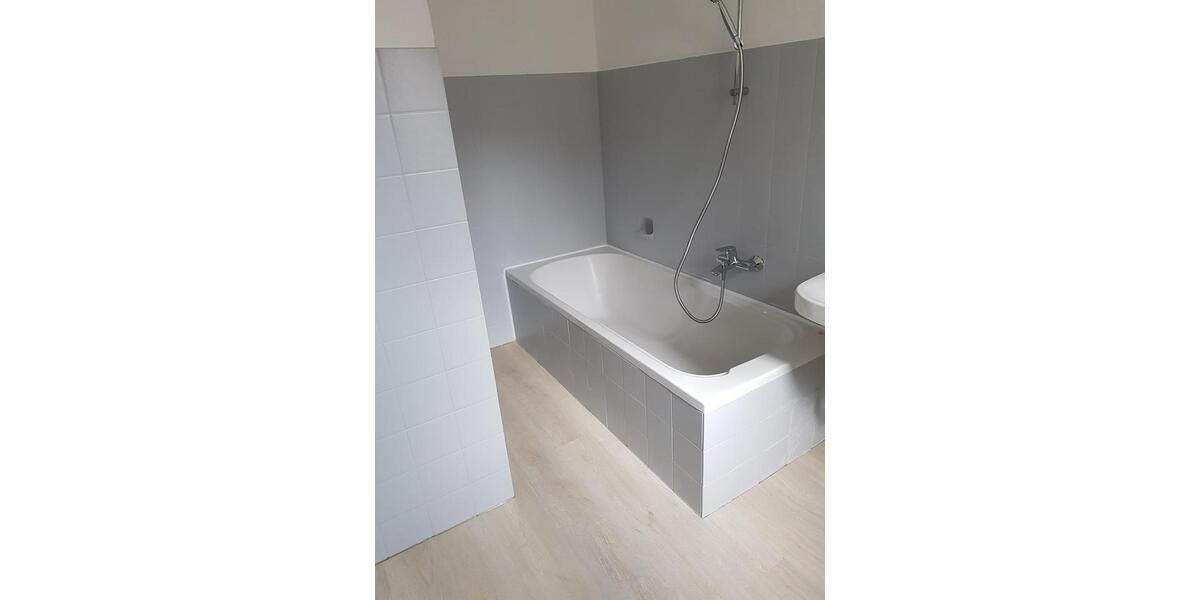 Dachgeschoßwohnung Nackenheim - 2 Zimmer, 30 m&sup2;, 590&euro; | Angebot:25784267