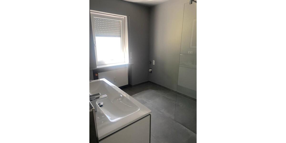 Terrassenwohnung Cham - 4 Zimmer, 150 m&sup2;, 1.380&euro; | Angebot:23273835