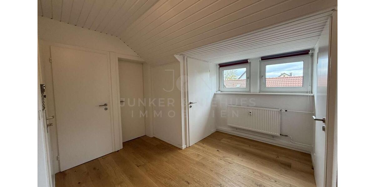 Etagenwohnung Oerlinghausen - 4 Zimmer, 120 m&sup2;, 1.200&euro; | Angebot:23246357