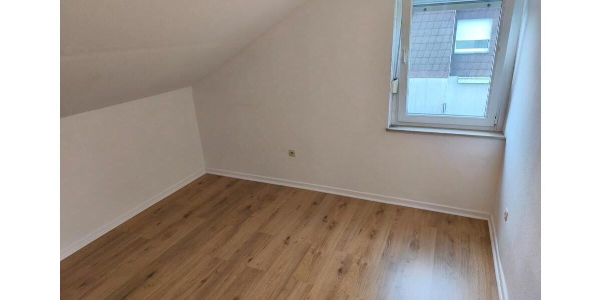 Dachgeschoßwohnung Bad Lippspringe - 2 Zimmer, 45 m&sup2;, 400&euro; | Angebot:26656144