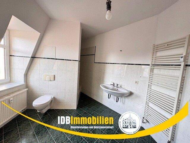 Etagenwohnung Freital Deuben - 4 Zimmer, 121 m&sup2;, 1.100&euro; | Angebot:24157651