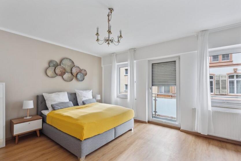 Möbliertes WG-Zimmer mit Balkon in Bornheim, nähe Stadt,