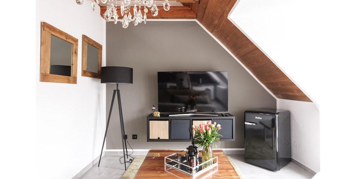 Dachgeschoßwohnung Essen Huttrop - 3 Zimmer, 75 m&sup2;, 70&euro; | Angebot:26339407