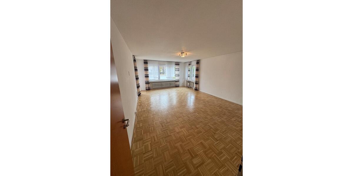 Erdgeschoßwohnung Dreieich - 4 Zimmer, 120 m&sup2;, 1.700&euro; | Angebot:23403248