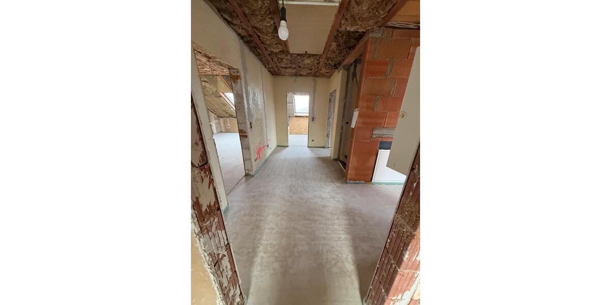 Dachgeschoßwohnung Willingshausen - 4 Zimmer, 105 m&sup2;, 950&euro; | Angebot:24469277