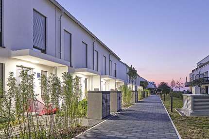 Haus zum Mieten in Vaterstetten 2.545 € 126.09 m² 4 zimmer