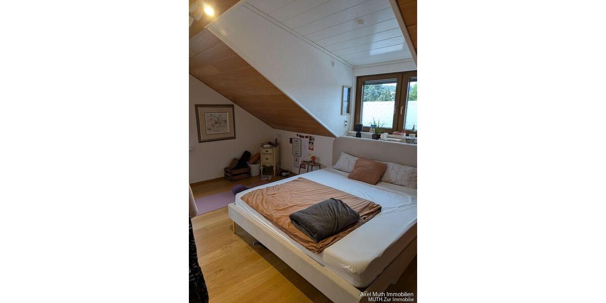 Dachgeschoßwohnung Eppingen - 3 Zimmer, 88 m&sup2;, 950&euro; | Angebot:26489771