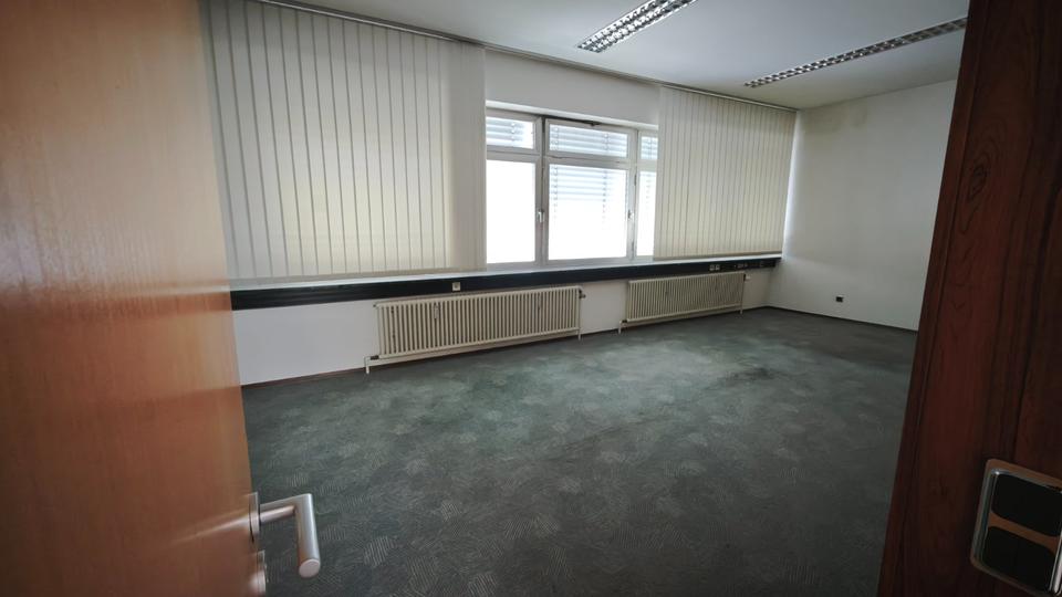 500m² Gewerbeanwesen in zentraler Lage von Landsweiler-Reden zimmer