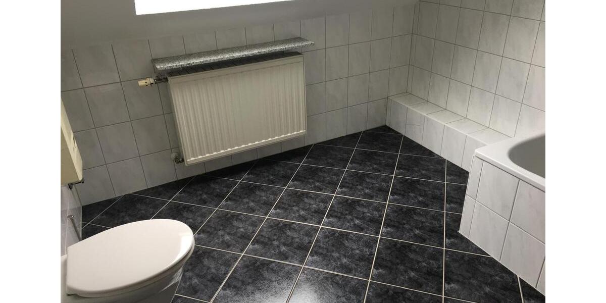 Dachgeschoßwohnung Saarbrücken St. Arnual - 2.5 Zimmer, 78 m&sup2;, 620&euro; | Angebot:26036137