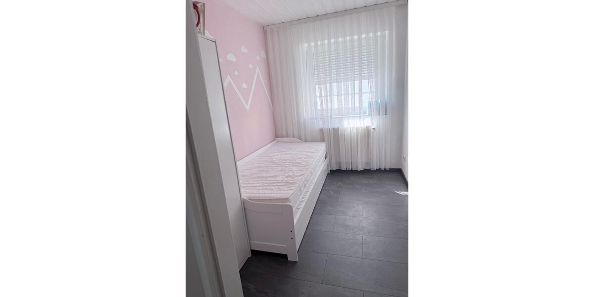 Erdgeschoßwohnung Marktredwitz - 4 Zimmer, 95 m&sup2;, 950&euro; | Angebot:25759658