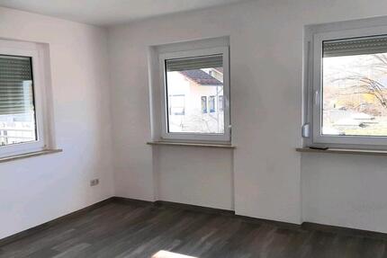 Wohnung Weißenburg in Bayern - 4 Zimmer, 90 m&sup2;, 900&euro; | Angebot:25257462