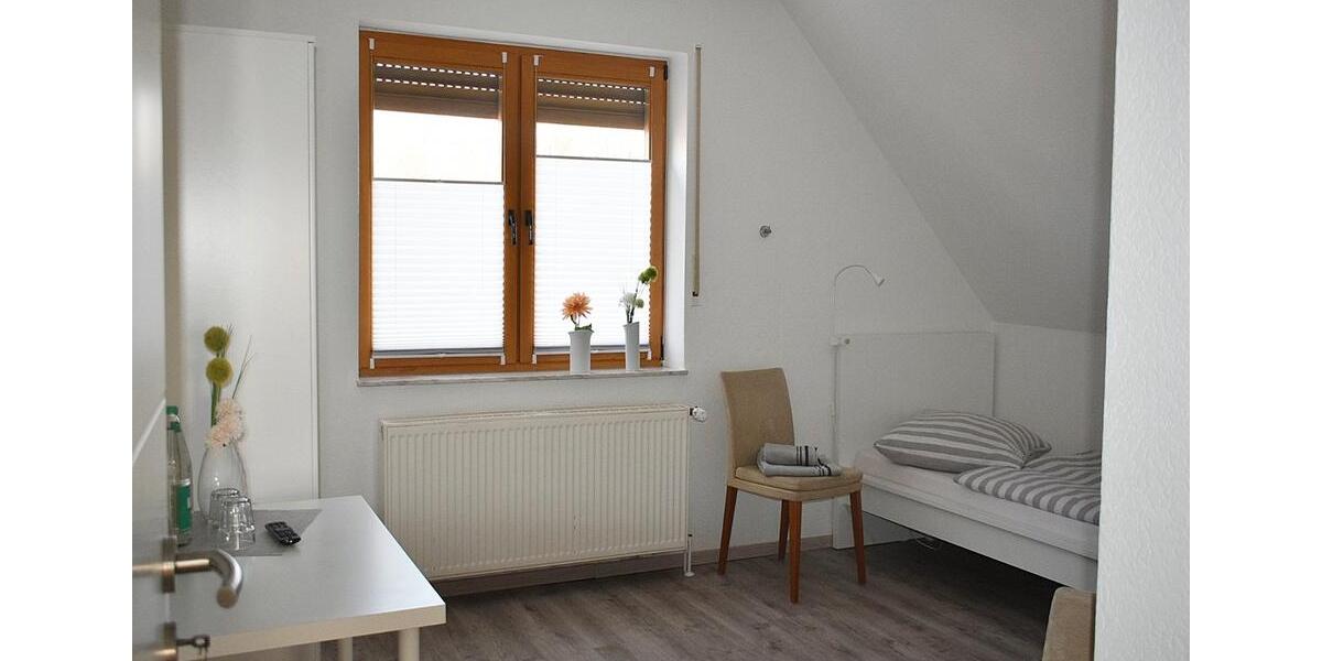 Wohnen auf Zeit Oldenburg Etzhorn - 4 Zimmer, 106 m&sup2;, 18&euro; | Angebot:26617159