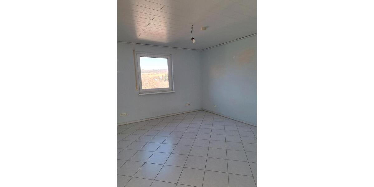 Etagenwohnung Michelstadt - 4 Zimmer, 125 m&sup2;, 1.250&euro; | Angebot:23552126