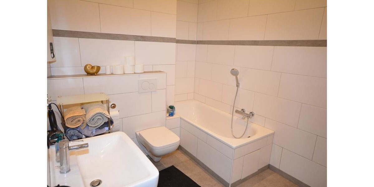 Eine wunderschoene Altbauwohnung in zentraler Stadtlage. - Erdgeschoßwohnung Neustadt Kernstadt | Angebot:20827926