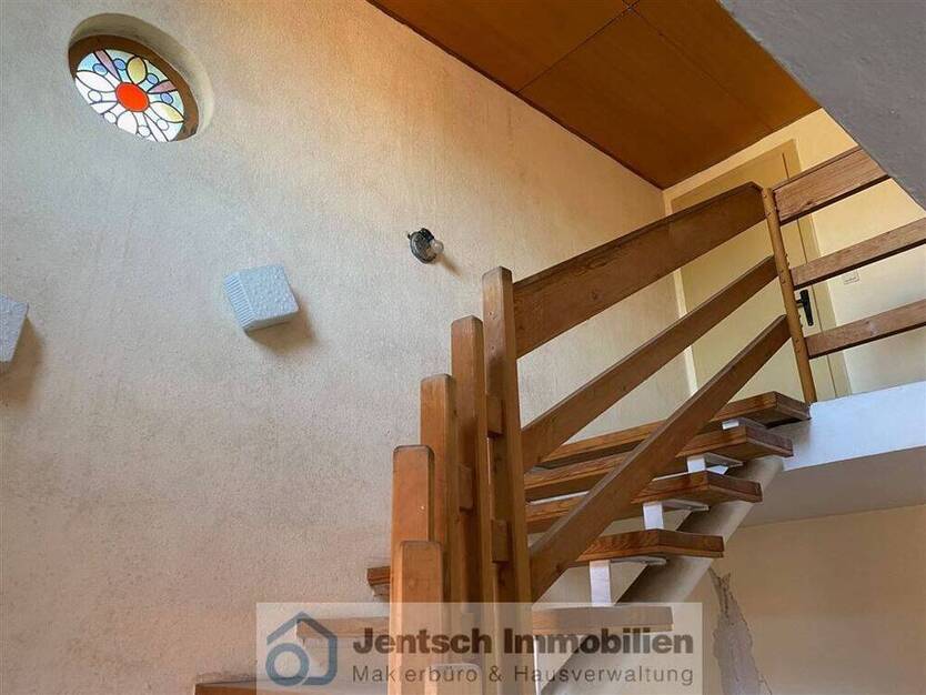 große 4-Zi-Wohnung in ruhiger Lage in Dieskau zu vermieten