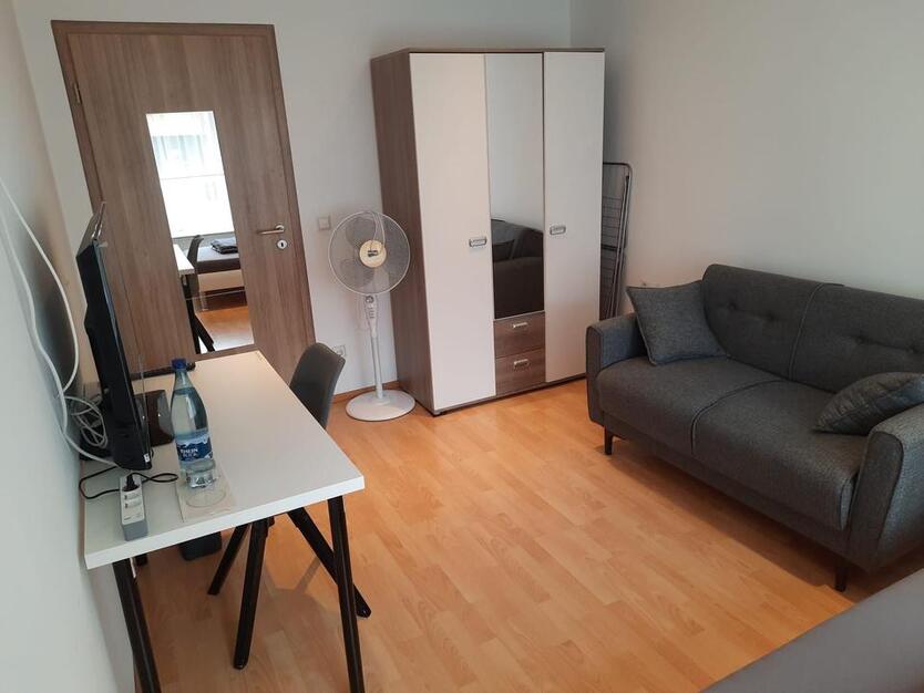 WG Zimmer mit Internet, Tv, Gästeküche, EtagenduscheWc und Waschmaschine zimmer