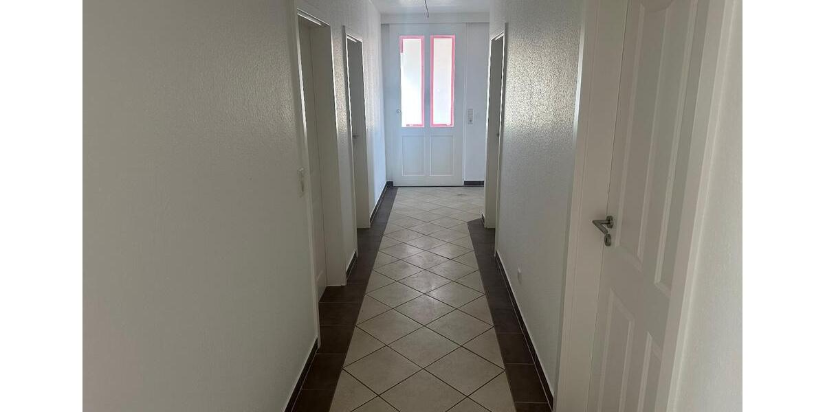 Dachgeschoßwohnung Löningen - 5 Zimmer, 150 m&sup2;, 1.150&euro; | Angebot:26050347