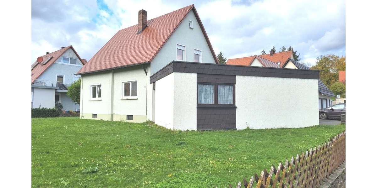 Einfamilienhaus mit Doppelgarage in Kirchehrenbach zu vermieten. 4 zimmer
