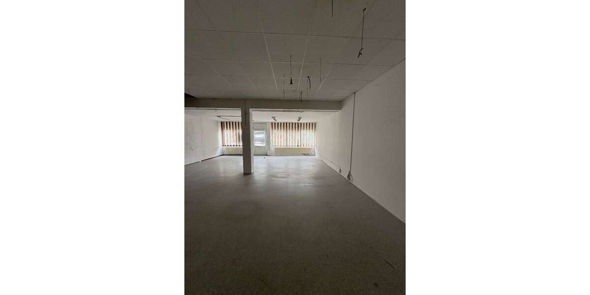 Einzelhandel in Dingolfing 1.177,33 € 107.03 m² zimmer