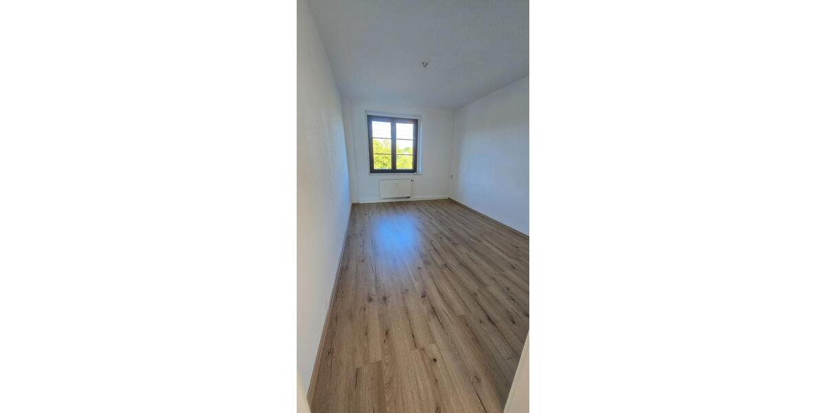 Erdgeschoßwohnung Hainichen - 5 Zimmer, 116 m&sup2;, 638&euro; | Angebot:24254651