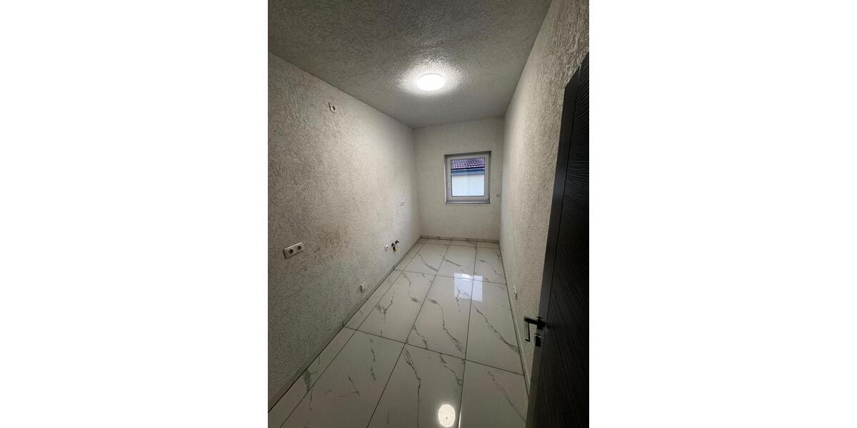 Dachgeschoßwohnung Römhild - 3 Zimmer, 70 m&sup2;, 750&euro; | Angebot:24653773