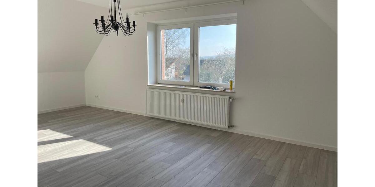 Dachgeschoßwohnung Rinteln - 4 Zimmer, 85 m&sup2;, 1.200&euro; | Angebot:26495680
