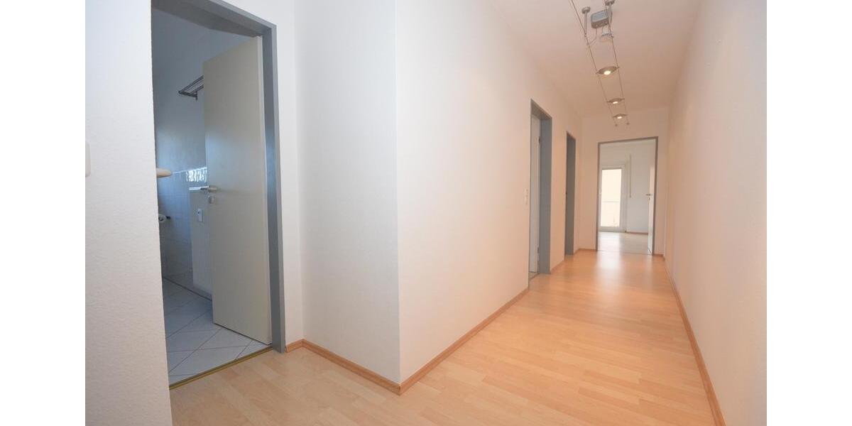 DIETZ: 2 Zimmerwohnung mit Einbauküche, modernem Wannenbad, KFZ-Stellplatz in Dieburg! 2 zimmer