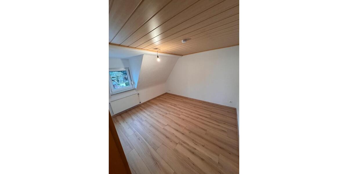 Etagenwohnung Weißenthurm - 5 Zimmer, 117 m&sup2;, 900&euro; | Angebot:26277400