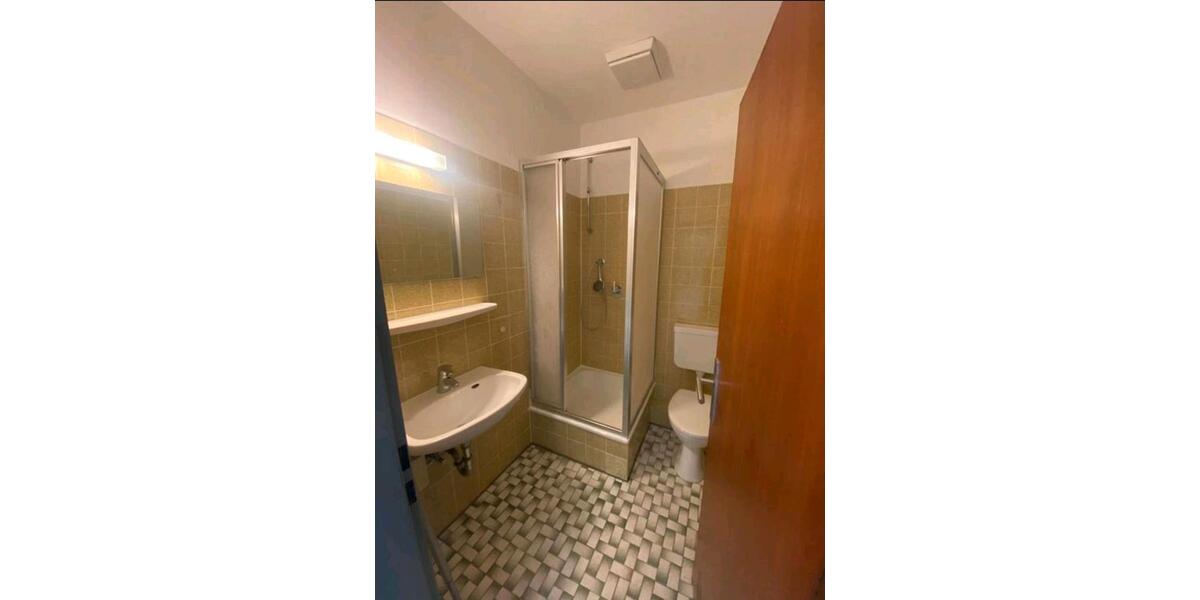 Erdgeschoßwohnung Kaiserslautern - 1 Zimmer, 34 m&sup2;, 430&euro; | Angebot:26034327