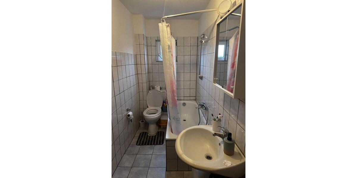 Dachgeschoßwohnung Duisburg Laar - 4.5 Zimmer, 95 m&sup2;, 895&euro; | Angebot:25782663