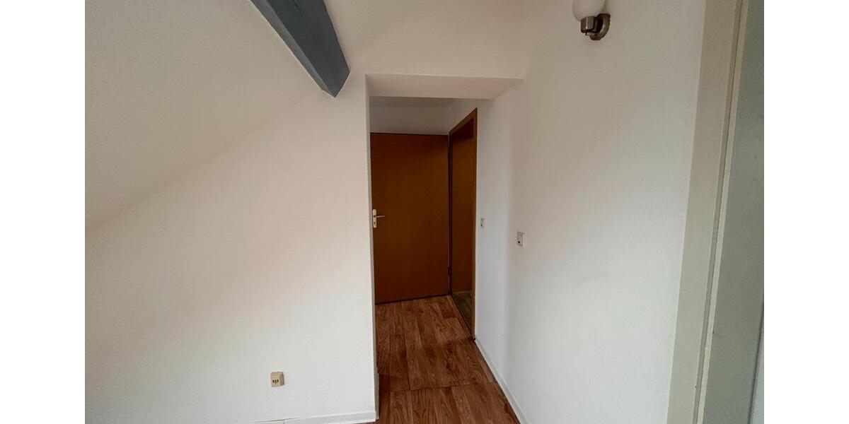 Dachgeschoßwohnung Aschersleben - 3 Zimmer, 60 m&sup2;, 300&euro; | Angebot:22906846