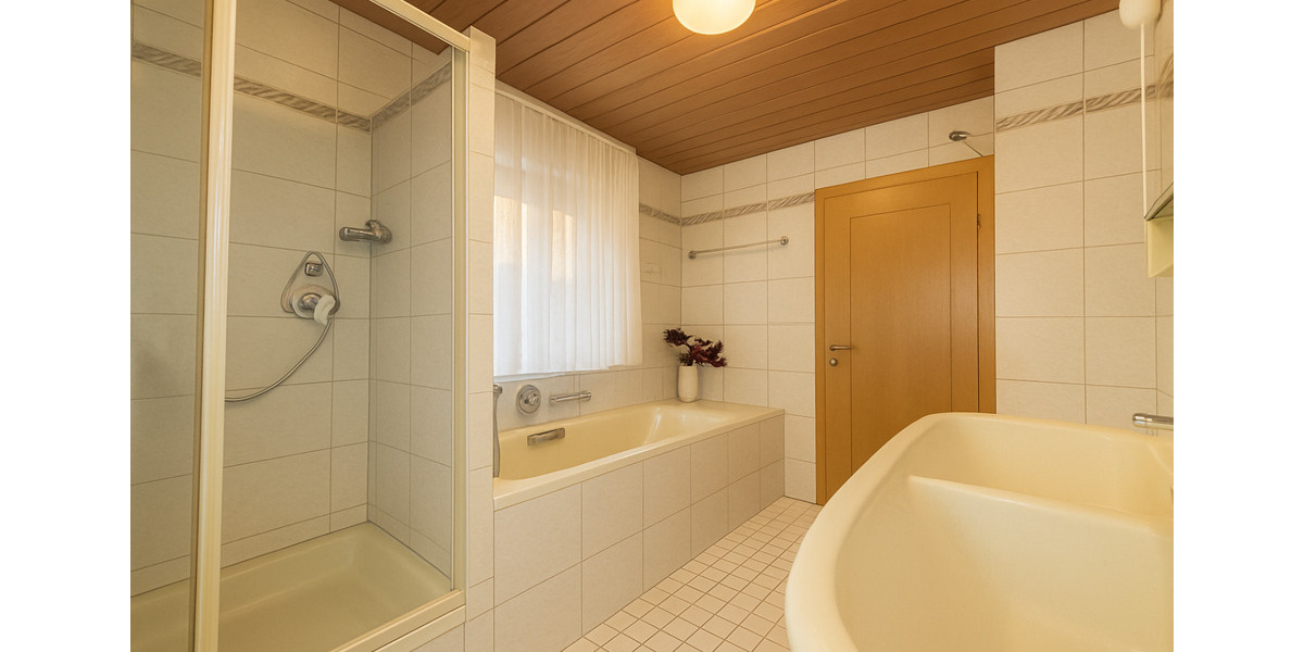 Saniertes EFH mit 6 Zi.& Elternetage&Weinkeller in STR-Sillenbuch 6 zimmer