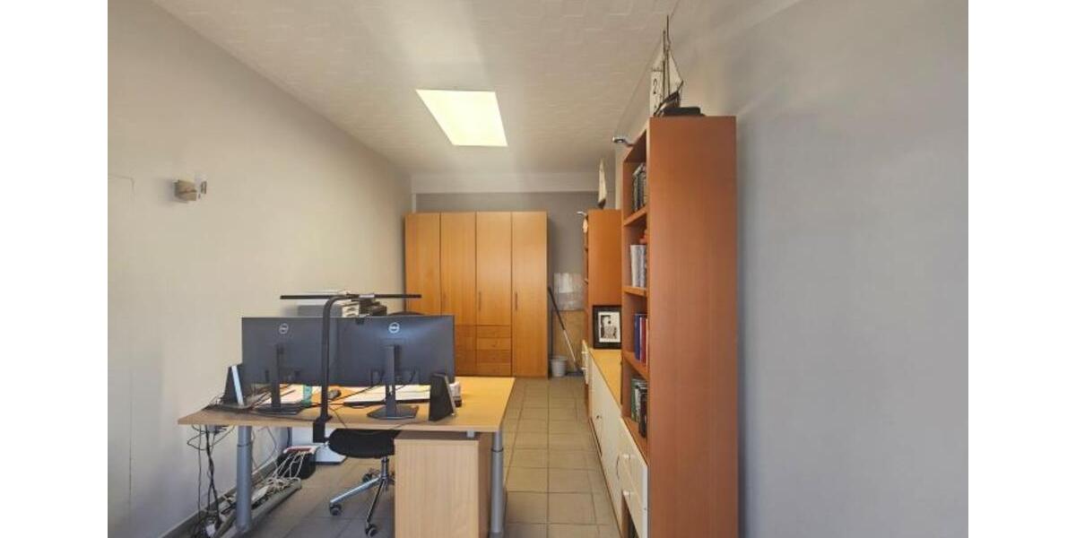 Leopoldshöhe PhysiopaxisBüroraum zur vermieten ca.80m²(50+30m²) zimmer