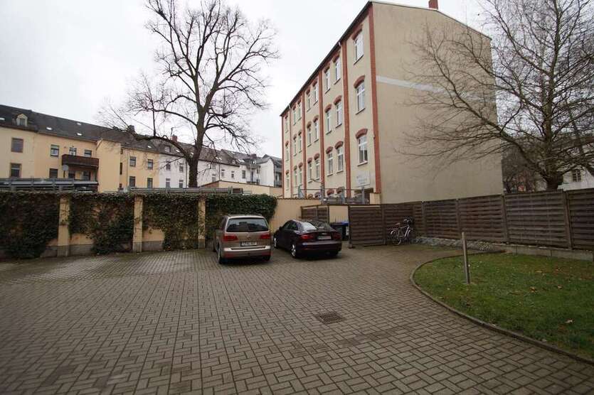 mit 360° Rundgang! Sanierte 2 Zimmer mit Balkon + großer Küche am Brühl! 2 zimmer