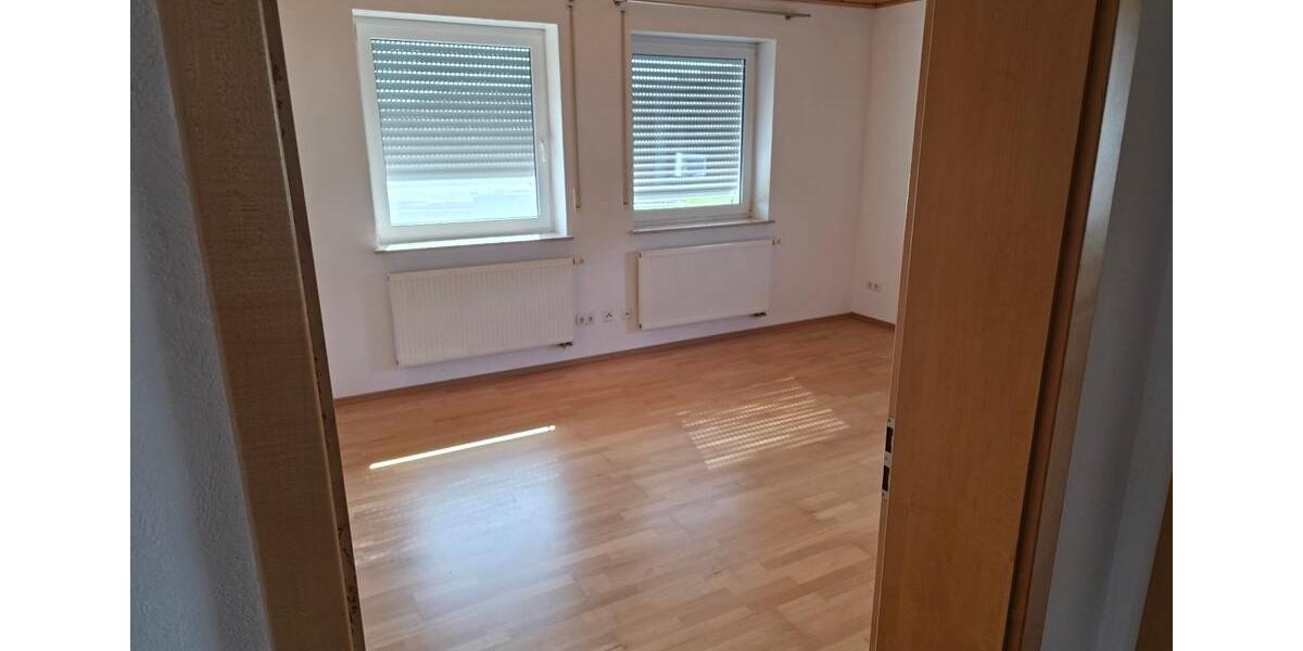 Erdgeschoßwohnung Burgwindheim - 2 Zimmer, 79 m&sup2;, 700&euro; | Angebot:26573311